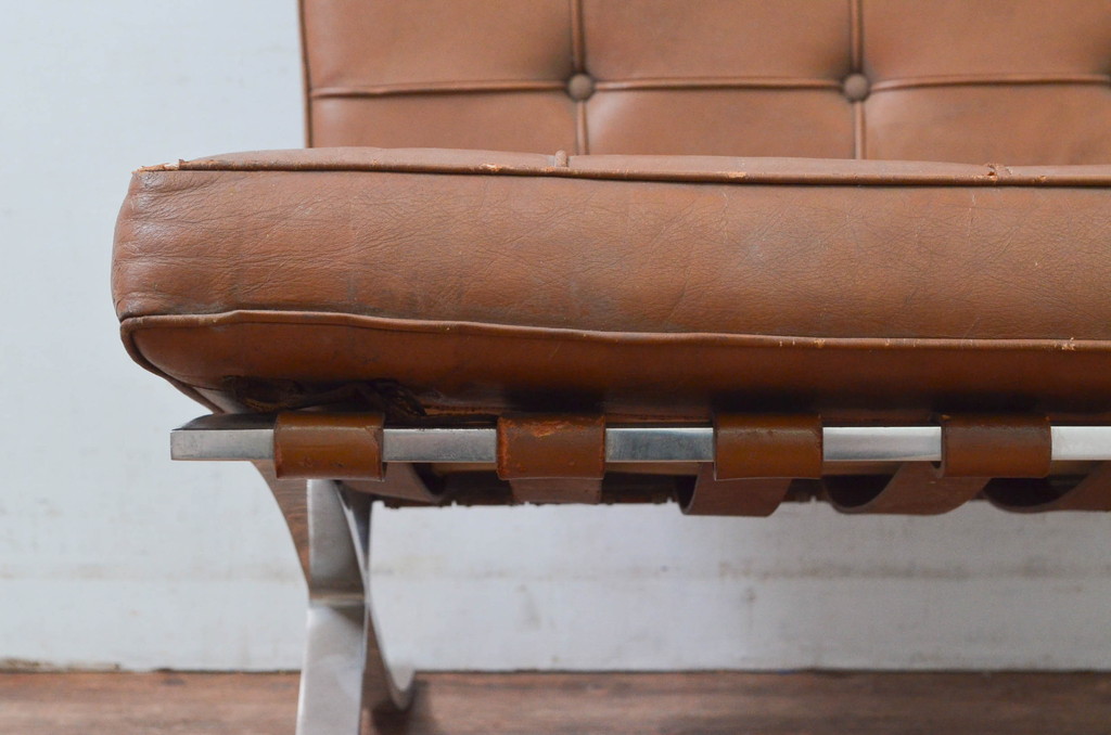 ビンテージ　本革　Knoll(ノル)　スタイリッシュなデザインでお部屋の雰囲気をカッコよくしてくれるバルセロナチェア(ラウンジチェア、1人掛けソファ、椅子、イス、ヴィンテージ)(R-078026)