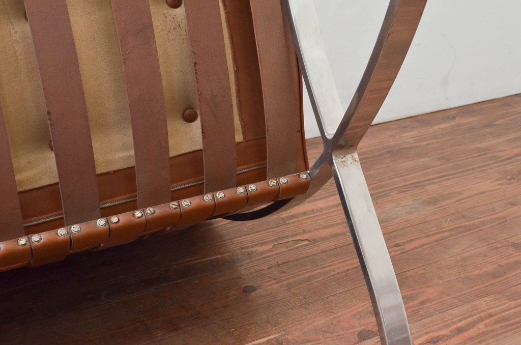 ビンテージ　本革　Knoll(ノル)　スタイリッシュなデザインでお部屋の雰囲気をカッコよくしてくれるバルセロナチェア(ラウンジチェア、1人掛けソファ、椅子、イス、ヴィンテージ)(R-078026)