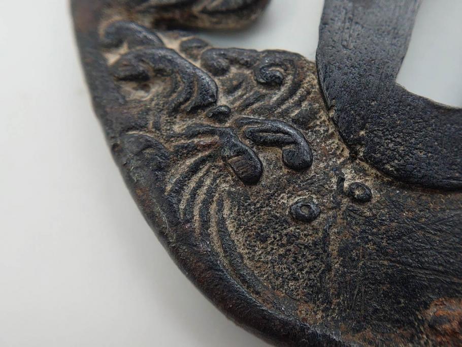 時代武具　鉄地　瓜形　透かし　龍の図　波に千鳥図　匠の美技が光る鍔2点セット(彫刻、刀装具)(R-080544)　