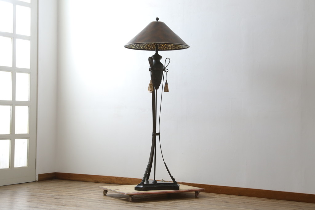 中古　美品　イギリス　MAITLAND-SMITH(メートランドスミス)　細部まで意匠を凝らした高級感のあるデザインが魅力的なフロアスタンド(フロアランプ、スタンド照明、シェードライト、英国)(定価推定40万円以上)(R-080540)