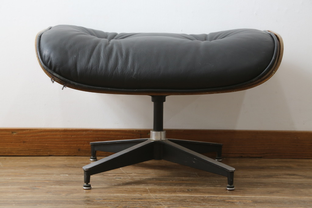 アメリカビンテージ　Hermanmiller(ハーマンミラー社)　ローズウッド材　チャールズ&レイ・イームズ　モダンで大人空間を演出するオットマン(フットスツール、椅子、イス、チェア、ヴィンテージ)(R-081199)