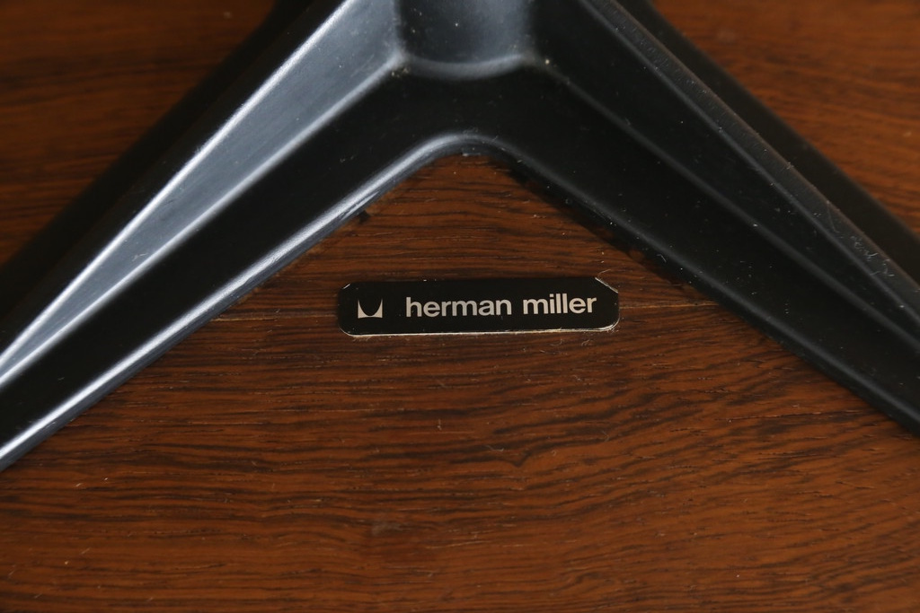 アメリカビンテージ　Hermanmiller(ハーマンミラー社)　ローズウッド材　チャールズ&レイ・イームズ　モダンで大人空間を演出するオットマン(フットスツール、椅子、イス、チェア、ヴィンテージ)(R-081199)