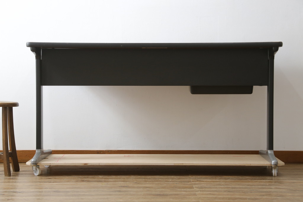 アメリカビンテージ　Hermanmiller(ハーマンミラー社)　アクション・オフィス(Action Office)　ロバート・プロプスト(Robert Propst)　ジョージ・ネルソン(George Nelson)　スタイリッシュなデザインが素敵なワークデスク(机、作業台、在宅用、在宅ワーク用、ヴィンテージ)(R-081202)