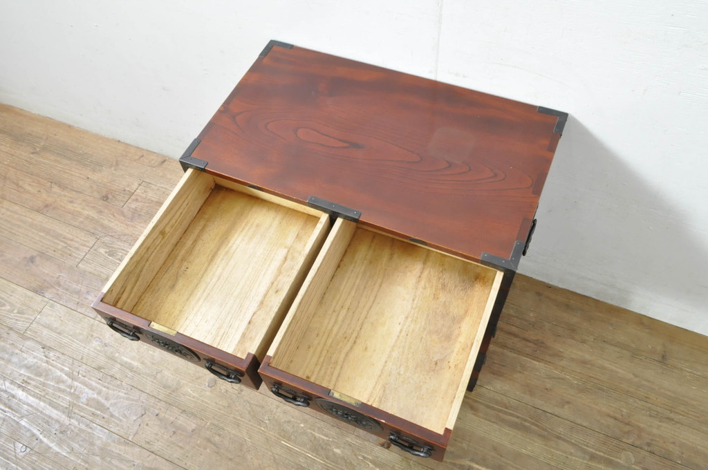 和製ビンテージ　美品!!　最高級!!　手打ち金具　三方欅(ケヤキ)材　意匠を凝らした金具が上質な雰囲気を醸し出す仙台小箪笥(仙台箪笥、和たんす、衣装タンス、整理箪笥、収納箪笥、サイドチェスト、引き出し、ヴィンテージ)(R-080247)