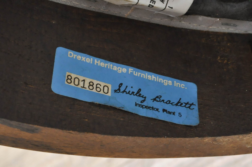 中古　DREXEL HERITAGE(ドレクセルヘリテイジ)　　old continent(オールドコンチネント)　上品な曲線デザインが目を引くアームチェア(椅子、イス、ダイニングチェア、サロンチェア)(R-080177)