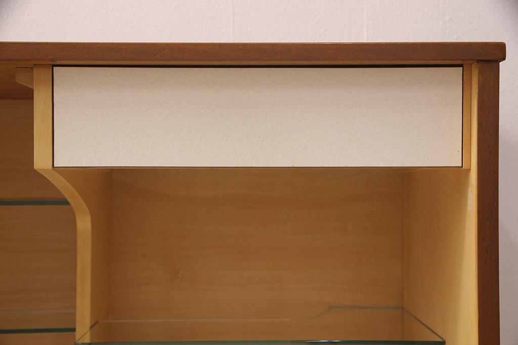 【セミオーダー家具実例】サイドボードを高品質リペアしました。左側の棚は、棚板の高さを調整できるようダボを追加。さらに収納しやすくリメイクしました。(収納棚、戸棚、キャビネット)