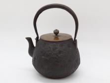大正～昭和初期　銀つまみ　重厚感のある佇まいが魅力の鉄瓶(湯沸、湯瓶、茶道具、茶器)(R-074875)
