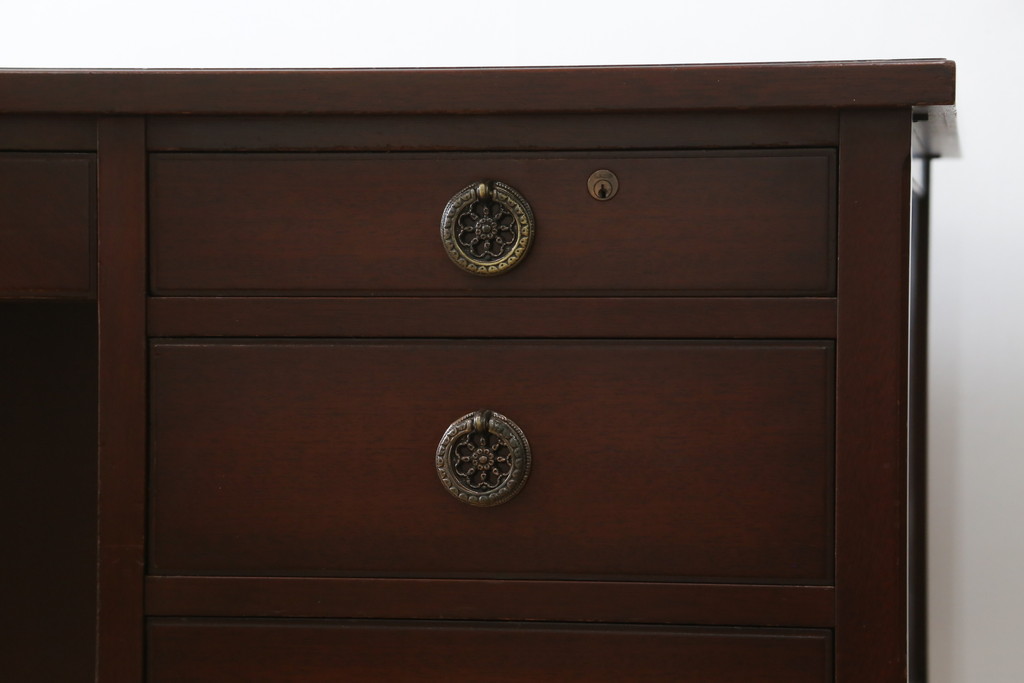 中古　神戸洋家具　メープル不二屋(MAPULE FUJIYA)　上品で洗練された佇まいが魅力の両袖デスク(両袖机、ニーホールデスク、ワークデスク、オフィスデスク、在宅用、在宅ワーク用)(定価約48万円)(R-066913)