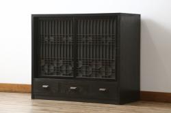 中古　ラフジュ工房オリジナル　古建具リメイク　すりガラス入り　洗練された和の雰囲気を放つサイドボード(書院戸、組子、サイドキャビネット、収納棚、戸棚、食器棚)(R-078870)