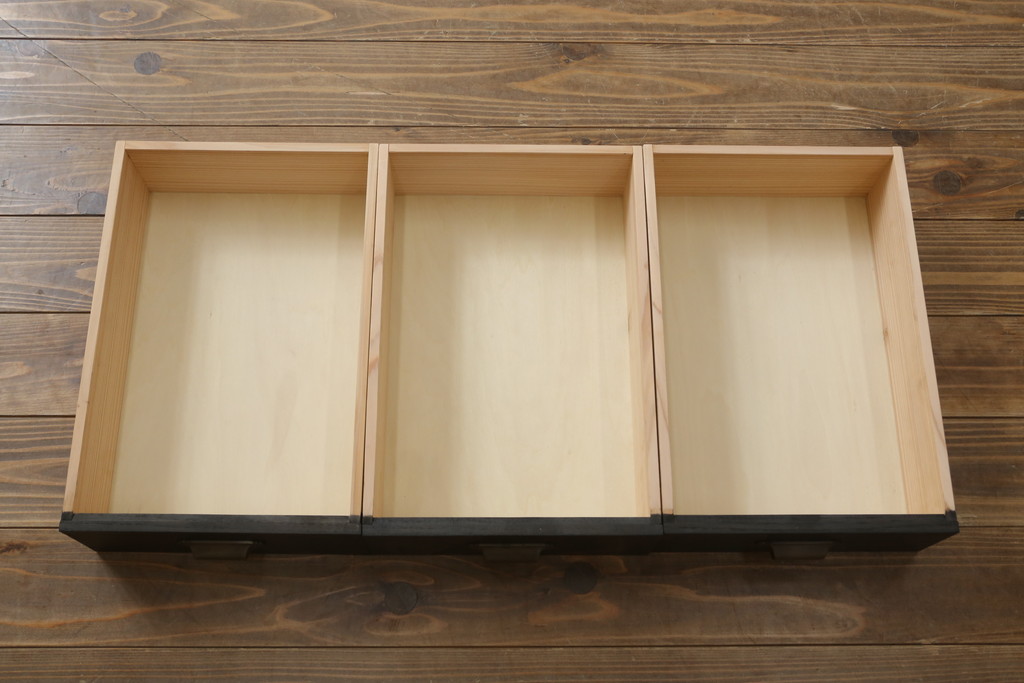 中古　ラフジュ工房オリジナル　古建具リメイク　すりガラス入り　洗練された和の雰囲気を放つサイドボード(書院戸、組子、サイドキャビネット、収納棚、戸棚、食器棚)(R-078870)