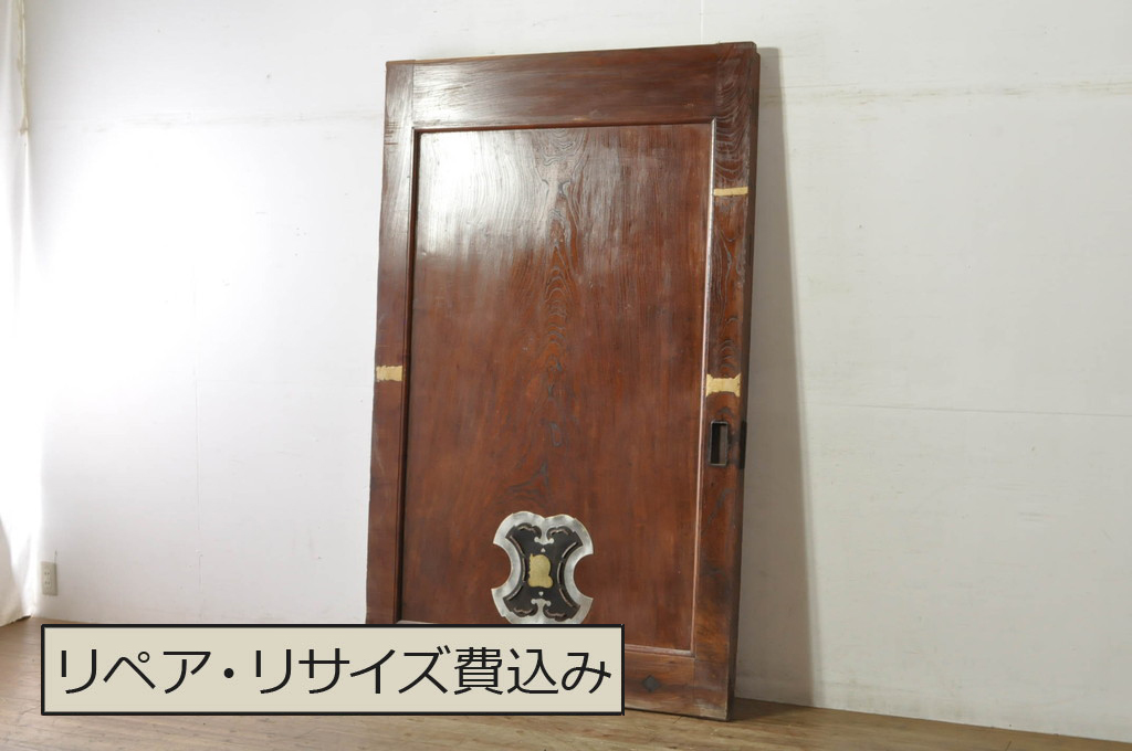 アンティーク建具　上手物!!　新潟産　厚手　総欅(ケヤキ)材　漆塗り　立派な佇まいが存在感抜群の蔵戸1枚(引き戸、玄関戸)(R-080226)