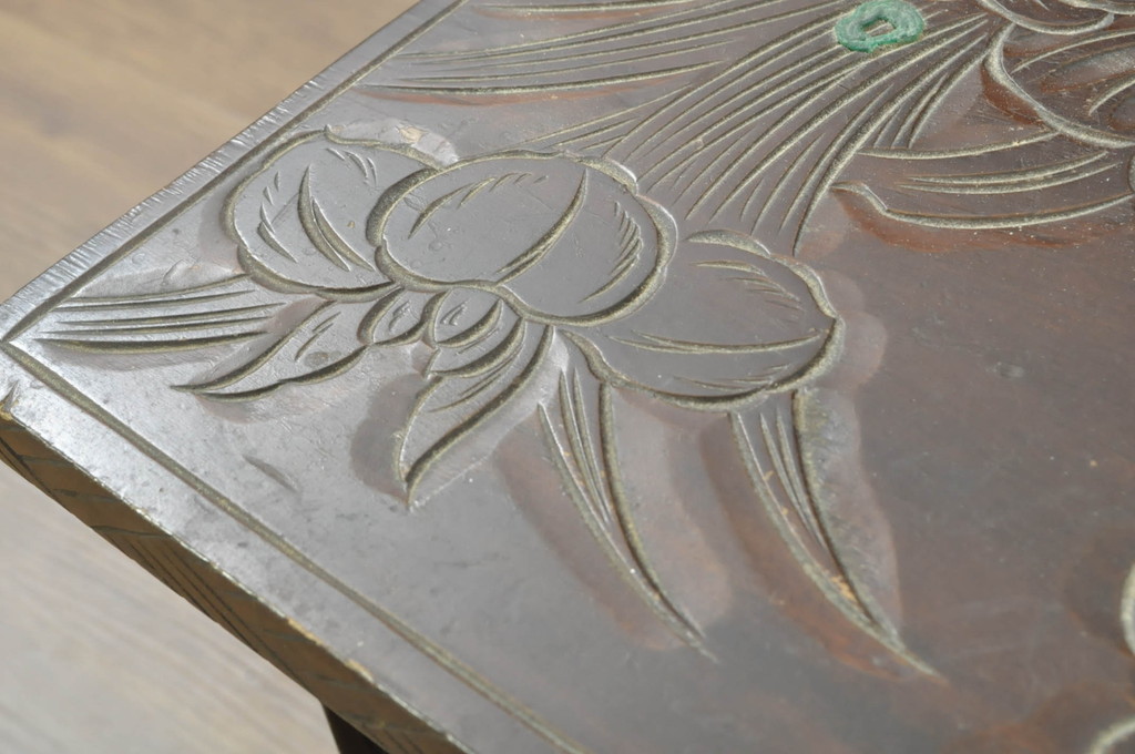 和製ビンテージ　日光彫り　脚や棚にまで施された彫刻が魅力的な花台(飾り台、ヴィンテージ)(R-080257)
