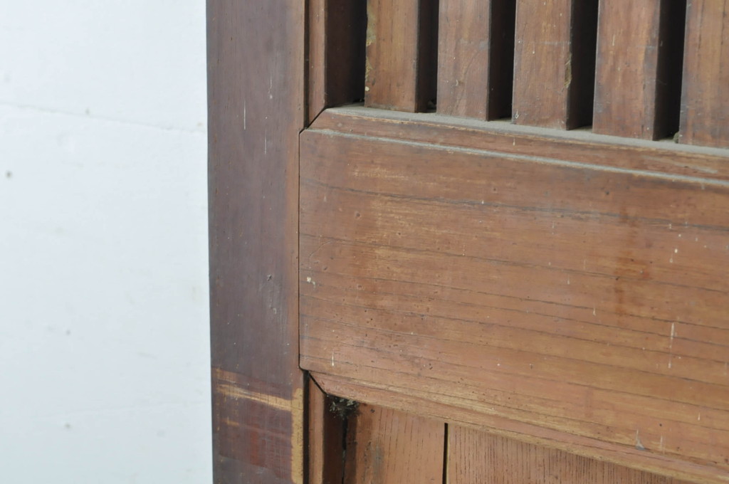 アンティーク建具　総欅(ケヤキ)材　時代の流れを感じさせる格子蔵戸1枚(引き戸、玄関戸、格子戸)(R-080229)