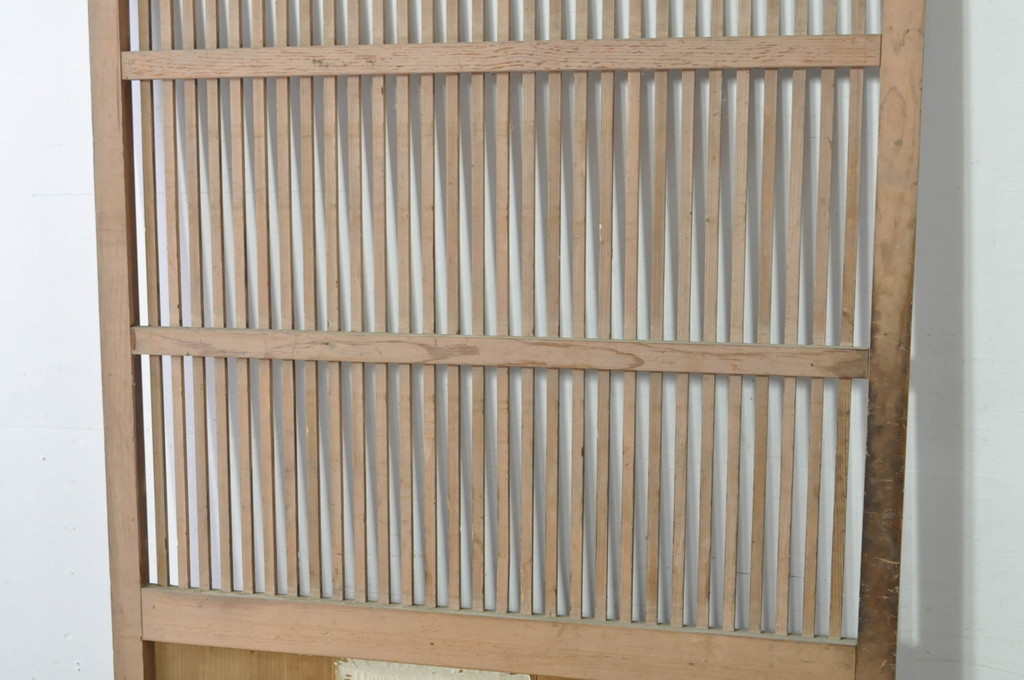 アンティーク建具　落ち着いた和の空間を演出する格子蔵戸1枚(引き戸、玄関戸、格子戸)(R-080230)