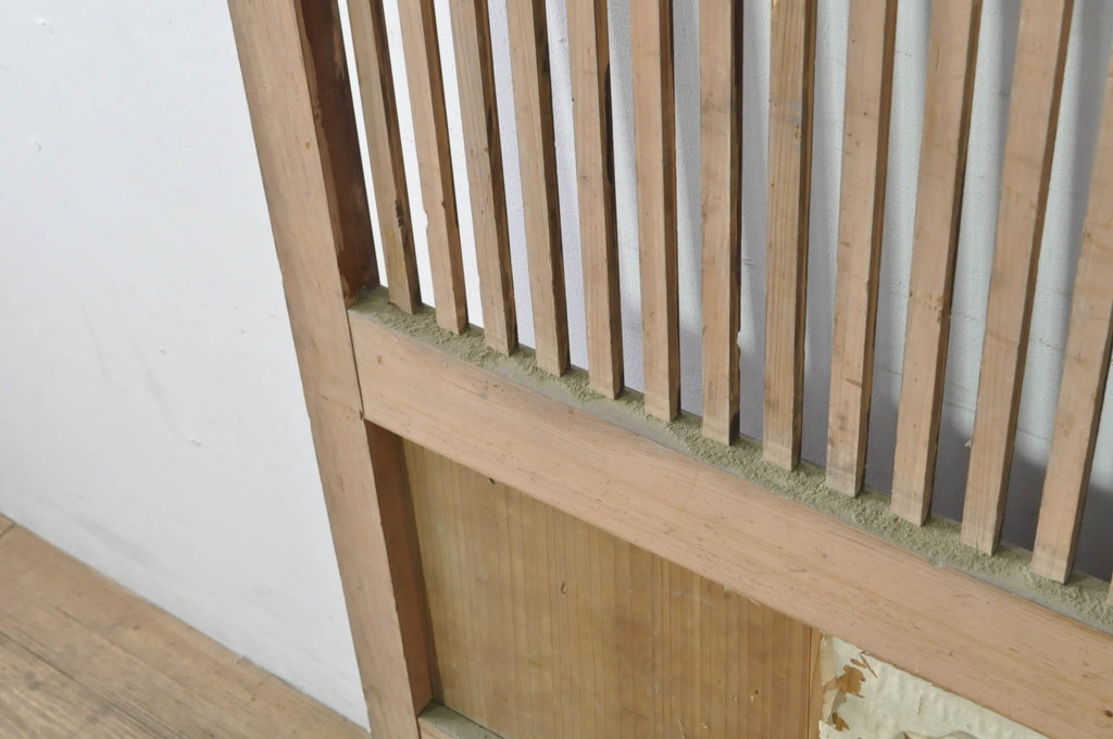 アンティーク建具　落ち着いた和の空間を演出する格子蔵戸1枚(引き戸、玄関戸、格子戸)(R-080230)