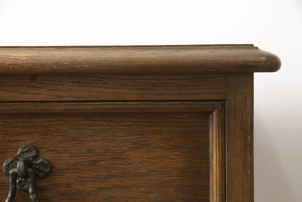 和製ビンテージ　神戸洋家具　小振りなサイズが使いやすいオーク材製チェスト(引き出し、サイドチェスト、洋服タンス、ヴィンテージ)(R-066531)