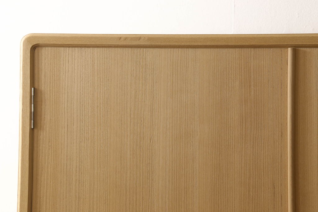 【桐箪笥(桐たんす)リメイク実例】総桐箪笥に高品質リペアを施しました。桐材本来の美しさを生かした木地仕上げを施し、さらに木部の呼吸も妨げない蜜蝋ワックスで仕上げました。(総桐たんす、着物箪笥、衣装箪笥、整理箪笥、引き出し、和タンス)