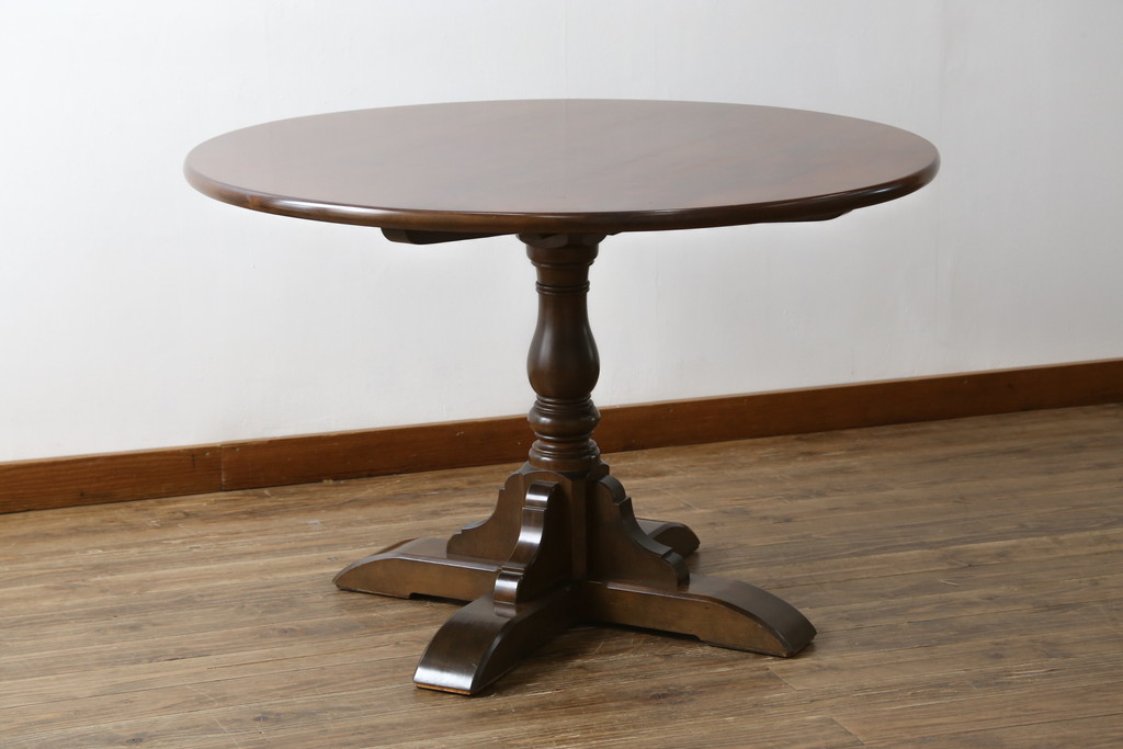 中古　美品　松本民芸家具　シックな佇まいがお洒落なラウンドテーブル(ダイニングテーブル、カフェテーブル、食卓、丸テーブル、2人掛け、4人掛け)(R-081244)