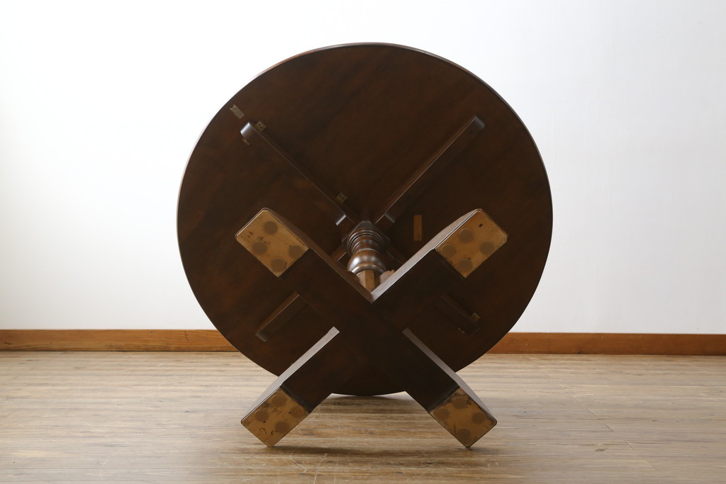 中古　美品　松本民芸家具　シックな佇まいがお洒落なラウンドテーブル(ダイニングテーブル、カフェテーブル、食卓、丸テーブル、2人掛け、4人掛け)(R-081244)