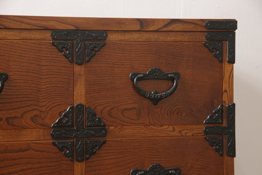 中古　美品　岩谷堂箪笥　立派な牡丹紋様金具が目を引く箪笥サイドボード(サイドチェスト、引き出し、タンス、衣装箪笥、収納箪笥)(R-055465)