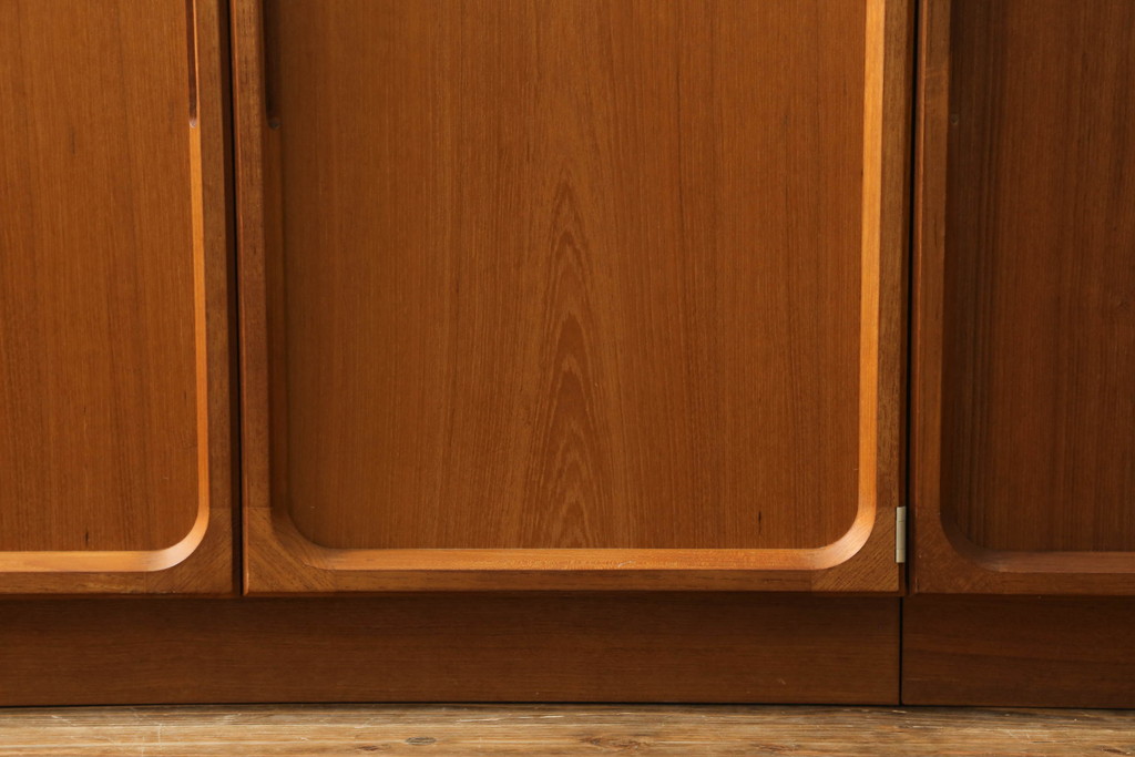 和製ビンテージ　チーク材　日田工芸　扉のデザインがお洒落なサイドボード(キャビネット、収納棚、戸棚、ヴィンテージ)(R-053440)