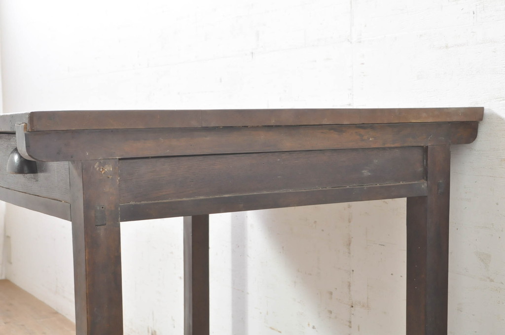 和製アンティーク　かわいい木製取っ手が目を惹くシンプルな平机(ワークデスク、在宅用、在宅ワーク用)(R-072889)