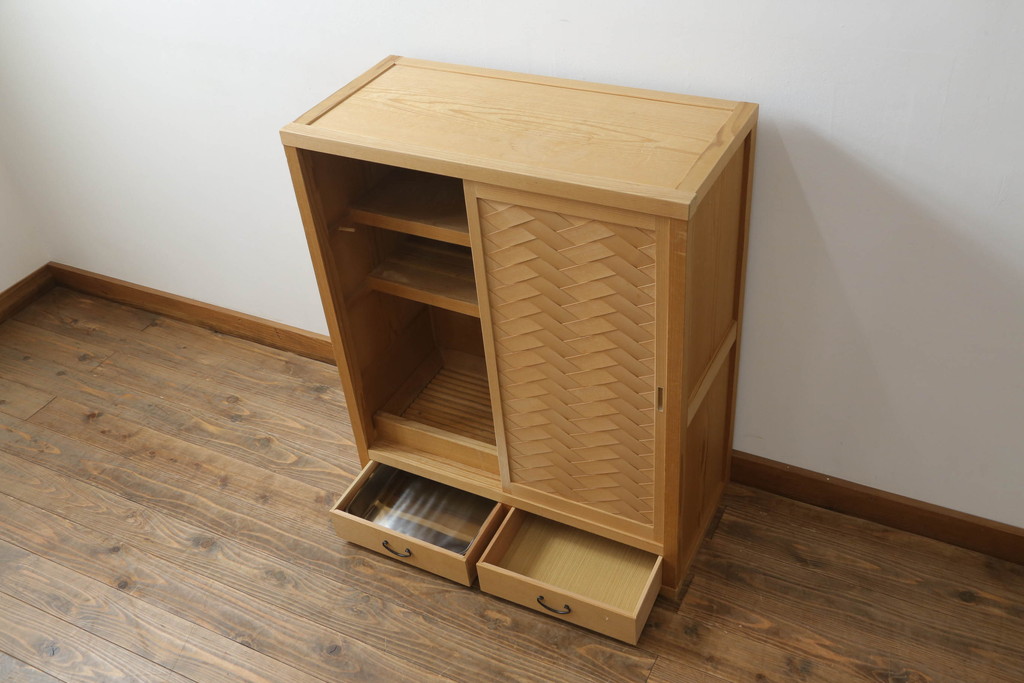 【セミオーダー家具実例】置き水屋に高品質リペアを施しました。金具は現状の物を使用し、当店選定のステンレス製のバットを設置し、現状をベースに着色して仕上げました。(置水屋、茶水屋、戸棚、茶棚、収納棚、網代引戸)
