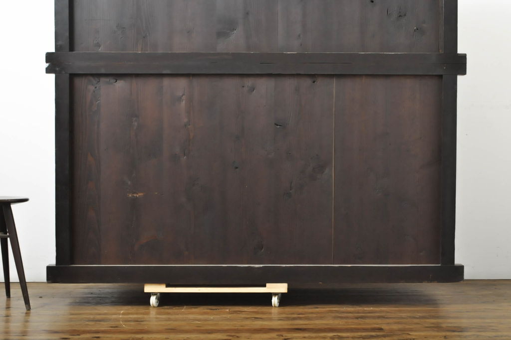 和製アンティーク　檜(ヒノキ)材　経年により深みを増した木色が趣のある収納箪笥サイドボード・下段(サイドキャビネット、サイドチェスト、引き出し)(R-060847)
