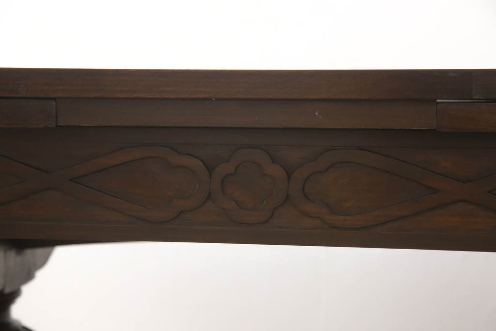 イギリスアンティーク家具　ウォールナット材　細かな細工に上質さが感じられる大型ドローリーフテーブル(ダイニングテーブル、エクステンションテーブル)(R-051617)