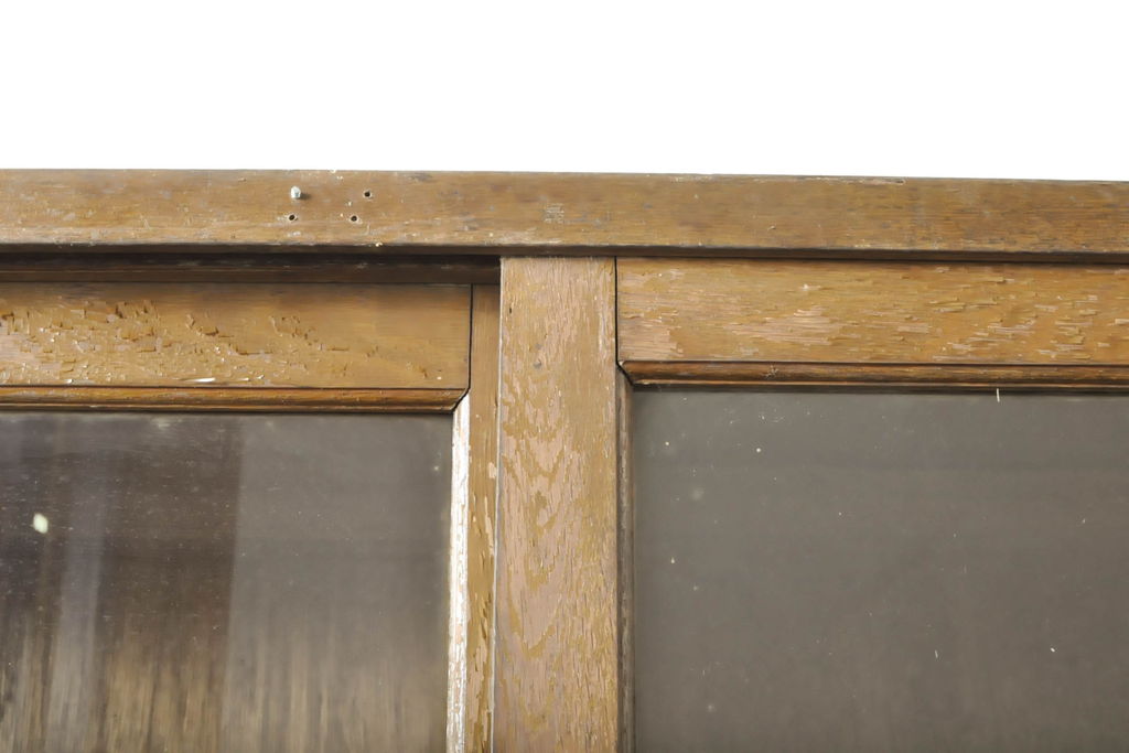 レトロ家具　一本物　シンプルなデザインが取り入れやすいガラス戸棚(キャビネット、収納棚、食器棚)(R-040767)