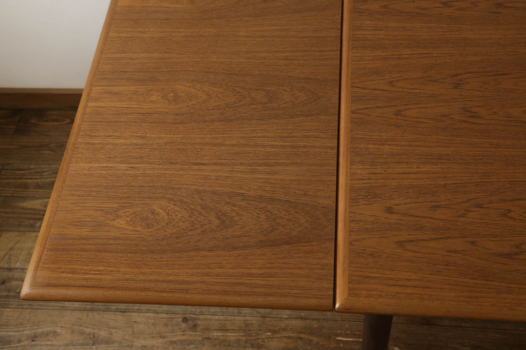 デンマークビンテージ　チーク材　シンプルなデザインが取り入れやすいダイニングテーブル(エクステンションテーブル、ドローリーフテーブル、食卓、ヴィンテージ)(R-052358)