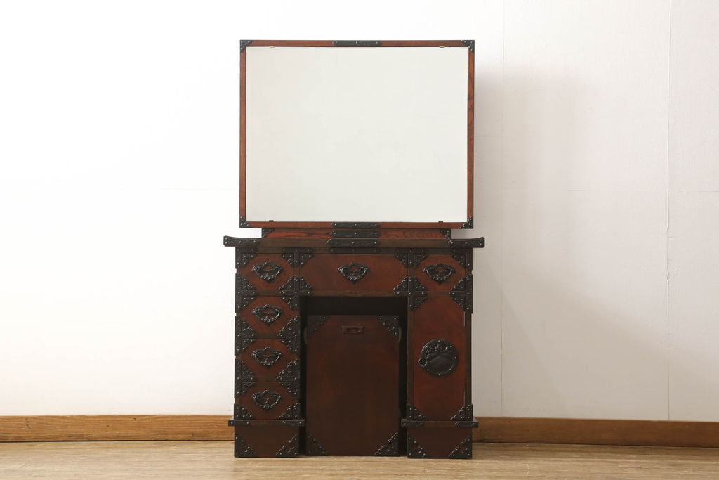 中古　美品　岩谷堂箪笥　和モダンな雰囲気が魅力的なドレッサー+チェアセット(定価約50万円)(鏡台)(R-057492)