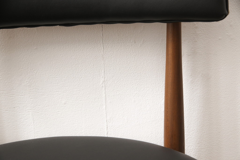 イギリスビンテージ　G-PLAN(ジープラン)　Fresco(フレスコ) チーク材　合皮張り座面のサーキュラーチェア(ダイニングチェア、椅子、イス、ヴィンテージ)(R-047806)