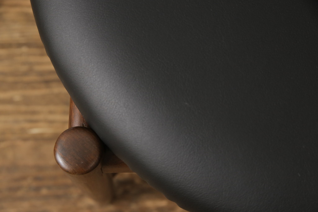 イギリスビンテージ　G-PLAN(ジープラン)　Fresco(フレスコ) チーク材　合皮張り座面のサーキュラーチェア(ダイニングチェア、椅子、イス、ヴィンテージ)(R-047806)