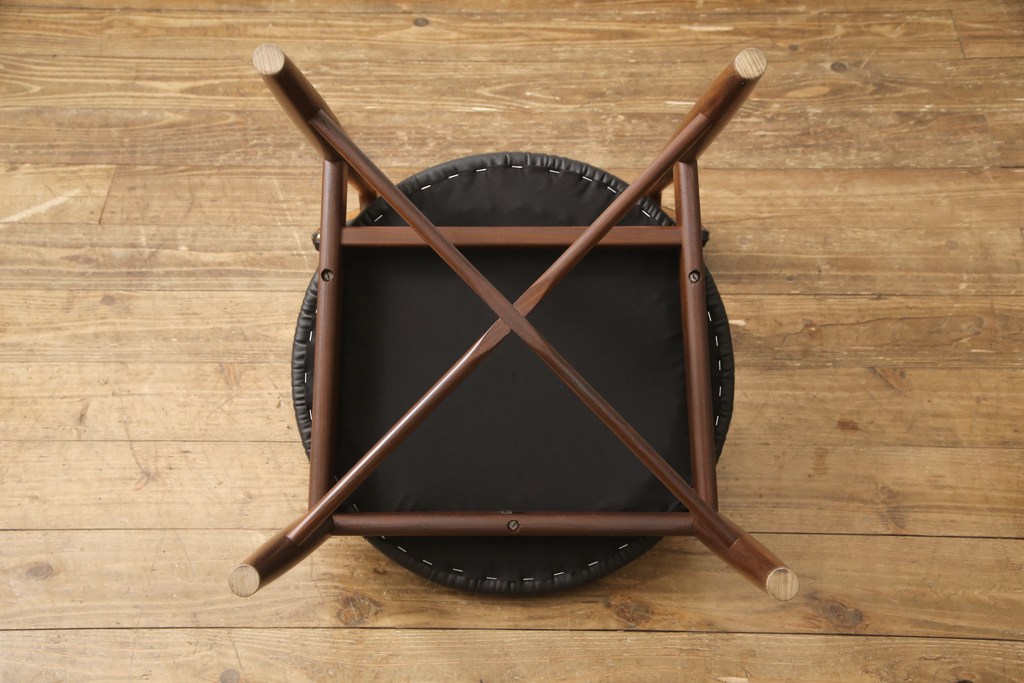 イギリスビンテージ　G-PLAN(ジープラン)　Fresco(フレスコ) 合皮 丸い座面がおしゃれなチーク材製サーキュラーチェア(ダイニングチェア、椅子、イス、ヴィンテージ)(R-056774)