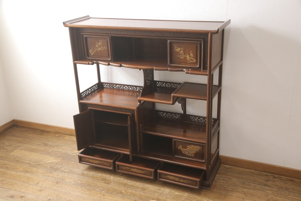 中古　美品　最高級　総シタン材(紫檀)　高蒔絵入り　大振りなサイズで存在感抜群の飾り棚(茶棚、茶箪笥、戸棚、収納棚)(R-055888)