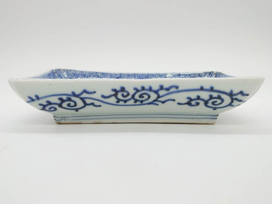 江戸期　成化年製　古伊万里　染付　微塵唐草　松竹梅文　約20cm　6.6寸　お料理を引き立ててくれる長皿2枚セット(角皿、和食器、和皿、六寸六分)(R-080999)