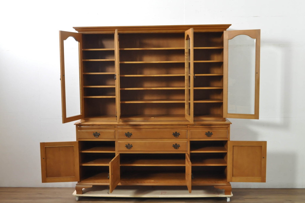 中古　美品　最高級!!　職人手作りオーダー家具　上質な作り込みの横浜ダニエル風作業台付きキャビネット(収納棚、戸棚、カップボード、食器棚)(製作費約185万円)(R-080277)