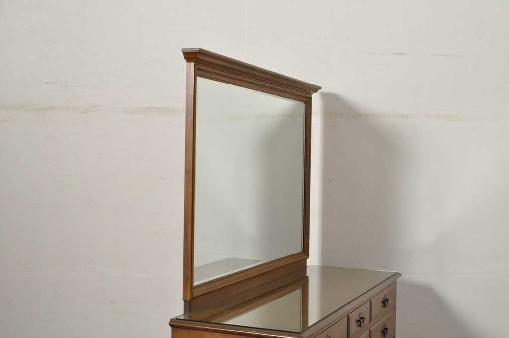 中古　美品　職人手作りオーダー家具　上品な佇まいの横浜ダニエル風壁掛けミラー(壁掛け鏡、ウォールミラー)(R-080279)