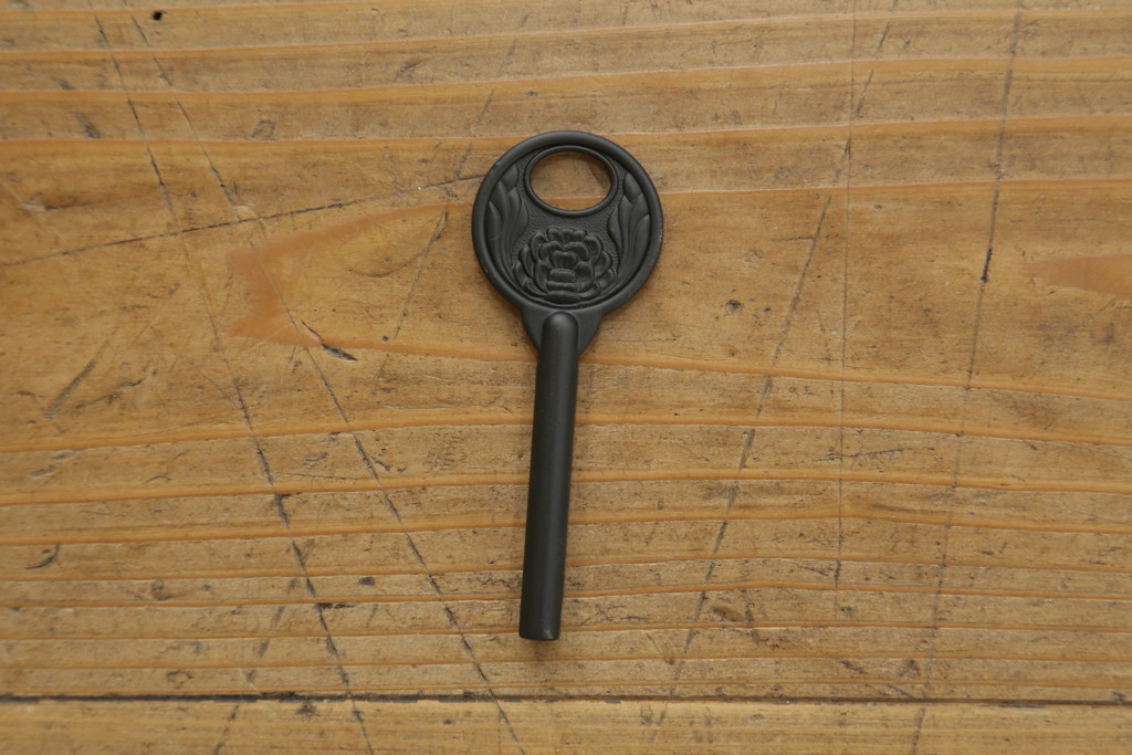 中古　岩谷堂箪笥　天板リメイク　引き出し8杯　和の趣あふれる衣装箪笥(和タンス、重ね箪笥、引き出し)(R-059527)