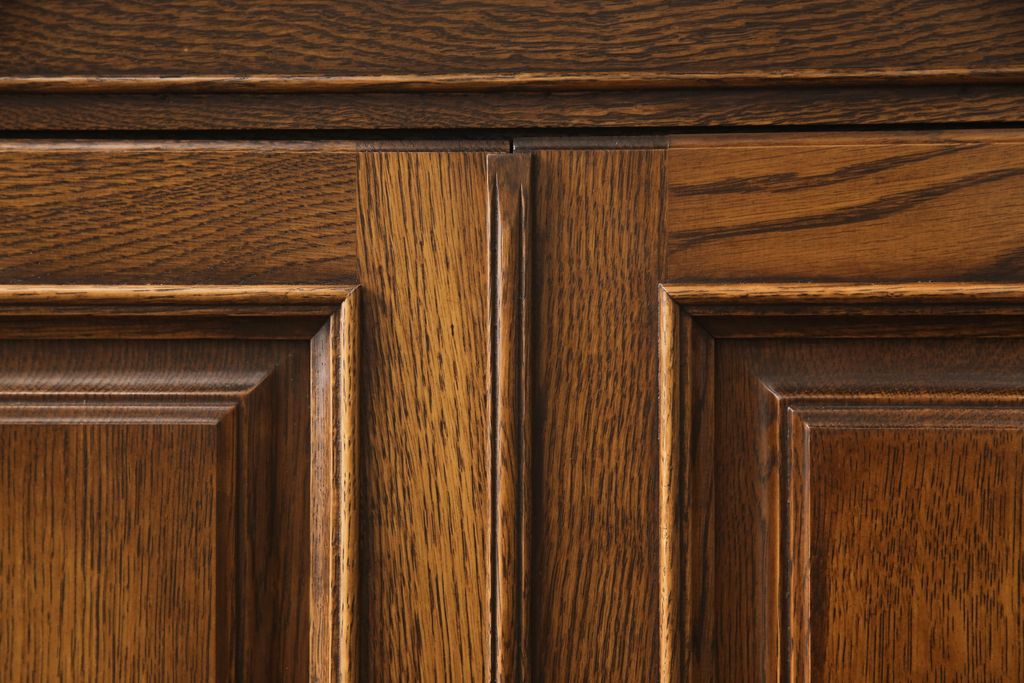 中古　美品　北海道旭川 近藤工芸　Solid Furniture OAK (ソリッドファニチャー オーク)　オーク材　品のあるデザインが魅力的なサイドボード(キャビネット、戸棚、収納棚、ローボード)(R-054870)