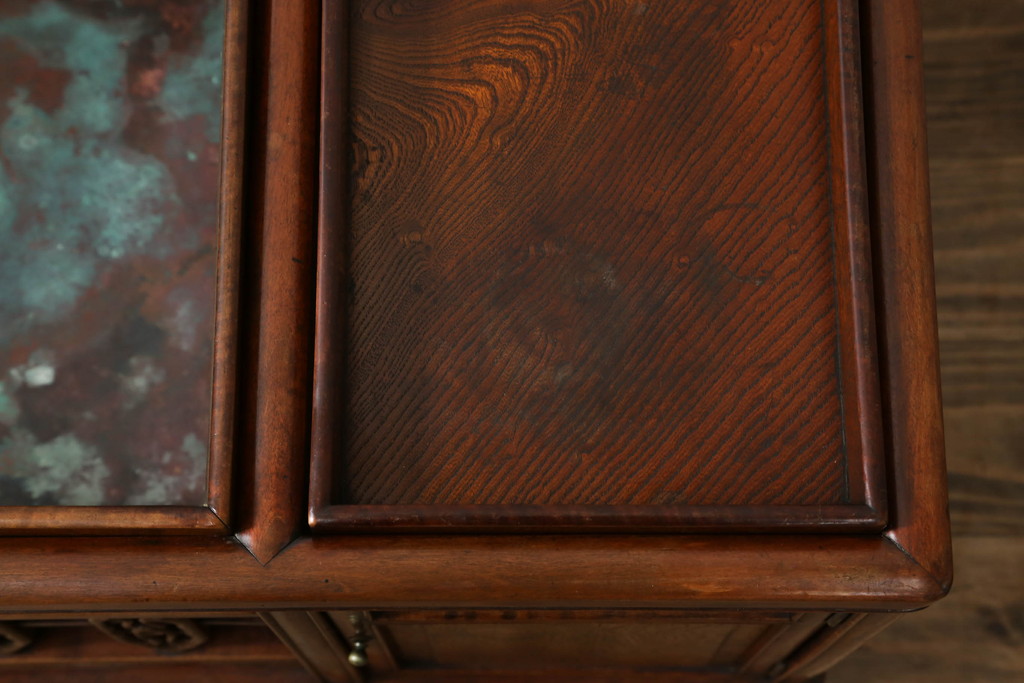 和製アンティーク　激レア　珍品　博物館クラス　特注　欅(ケヤキ)材　黒柿材　古美術　彫刻入りのクラシカルなデザインが美しい長火鉢(囲炉裏、木製火鉢)(R-069999)