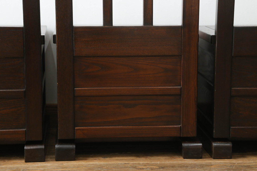 中古　民芸家具　ニレ材　引き出し付きで使い勝手抜群の回転囲炉裏チェア4脚セット(回転椅子、回転チェア、ダイニングチェア、板座チェア)(R-068185)