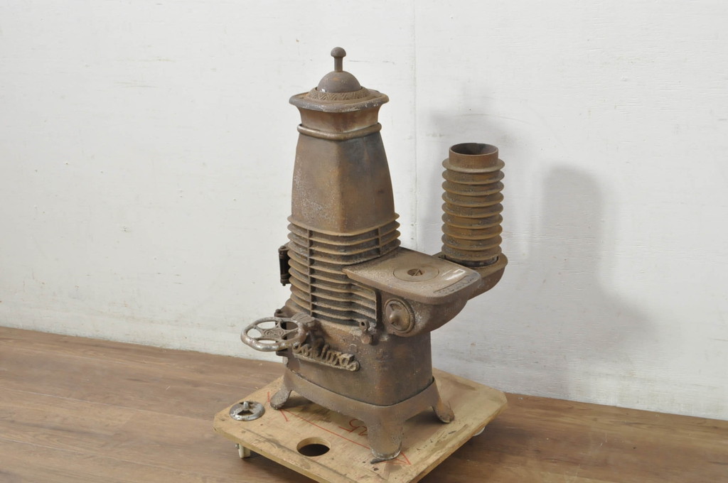 和製アンティーク　TOKIWA(トキワ)　古い質感が趣溢れる石炭ストーブ(暖房器具、練炭ストーブ)(R-080287)