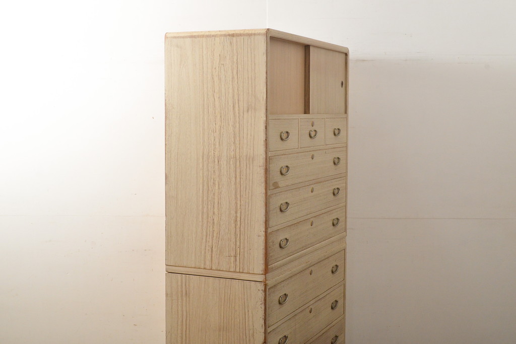 中古　国産　職人手作り　細部までこだわって作られた高級総桐箪笥(胴厚・四方丸)(桐たんす、整理タンス、衣装箪笥、バラ売り可能)(R-057093)