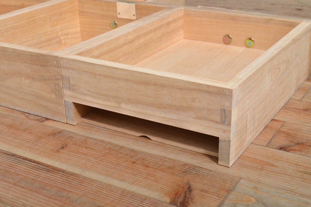 中古　国産　職人手作り　細部までこだわって作られた高級総桐箪笥(胴厚・四方丸)(桐たんす、整理タンス、衣装箪笥、バラ売り可能)(R-057093)