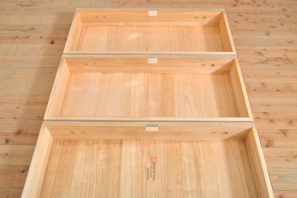 中古　国産　職人手作り　細部までこだわって作られた高級総桐箪笥(胴厚・四方丸)(桐たんす、整理タンス、衣装箪笥、バラ売り可能)(R-057093)