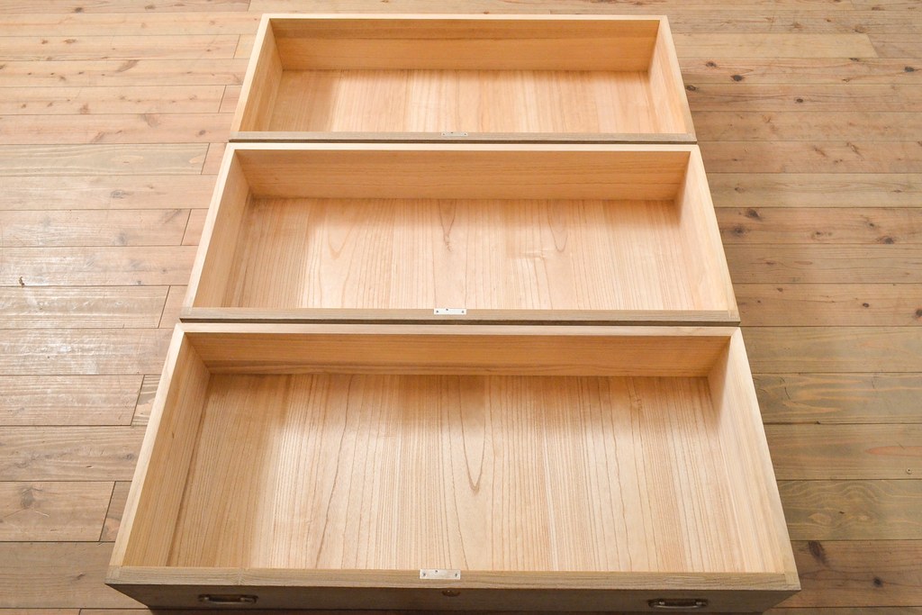 中古　国産　職人手作り　細部までこだわって作られた高級総桐箪笥(胴厚・四方丸)(桐たんす、整理タンス、衣装箪笥、バラ売り可能)(R-057093)