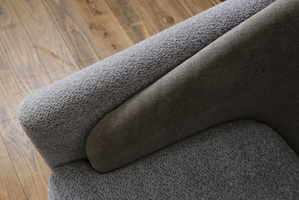 中古　イタリア　ミノッティ(Minotti)　フィルノワール(FIL NOIR)　洗練されたシルエットが美しいアームチェア(定価約70万円)(一人掛けソファ、1人掛け、イス)(R-061395)