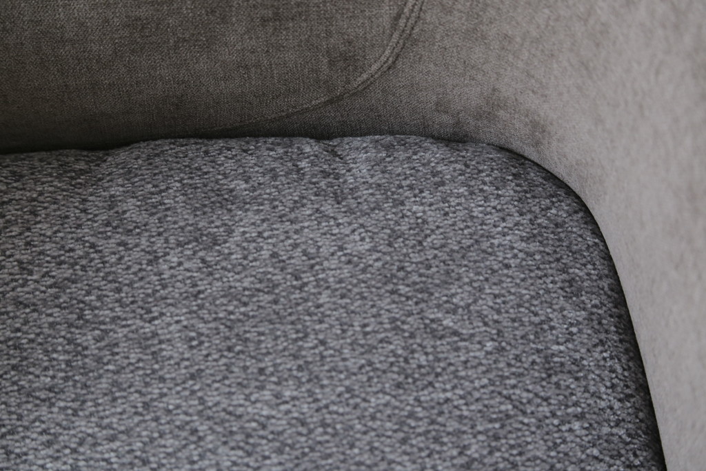 中古　イタリア　ミノッティ(Minotti)　フィルノワール(FIL NOIR)　洗練されたシルエットが美しいアームチェア(定価約70万円)(一人掛けソファ、1人掛け、イス)(R-061395)